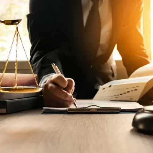 Golpe do falso advogado usa dados públicos para roubar vítimas via Pix