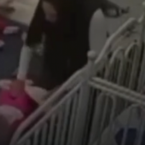 Funcionária de creche gravada agredindo bebês é encontrada morta