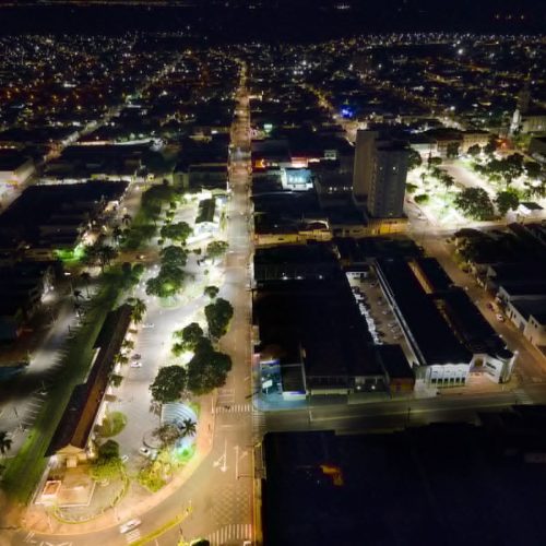 LED: 100% das praças recebem nova tecnologia
