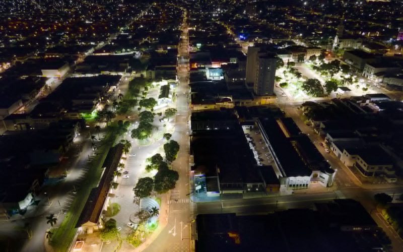LED: 100% das praças recebem nova tecnologia