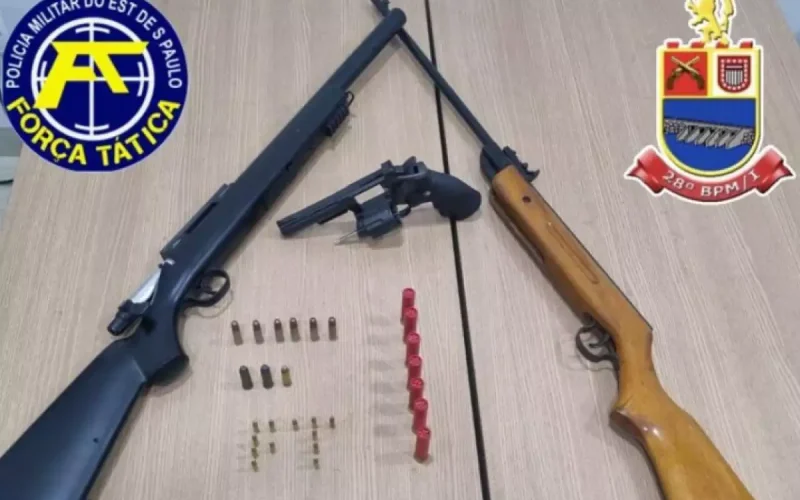 Adolescente é flagrado com armas e munições em Andradina