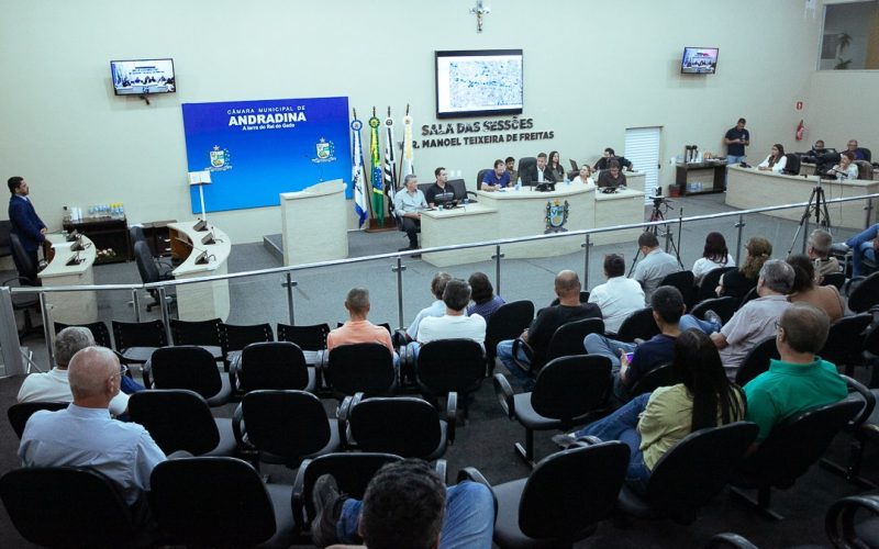 Audiência pública discute Área Azul e saídas para estacionamento no Centro