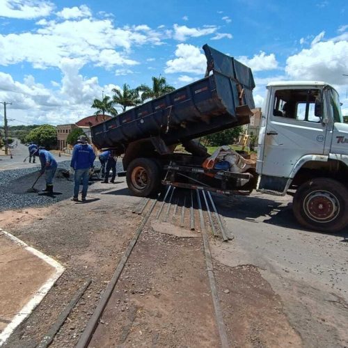 Prefeitura de Andradina alarga passagem de nível na Av. Barão do Rio Branco
