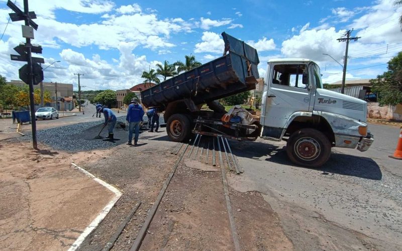 Prefeitura de Andradina alarga passagem de nível na Av. Barão do Rio Branco
