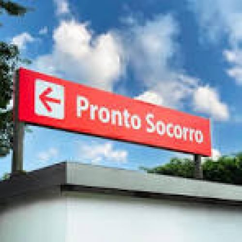 Homem denuncia suspeita de negligência após esposa sofrer acidente, ser liberada de pronto-socorro e morrer