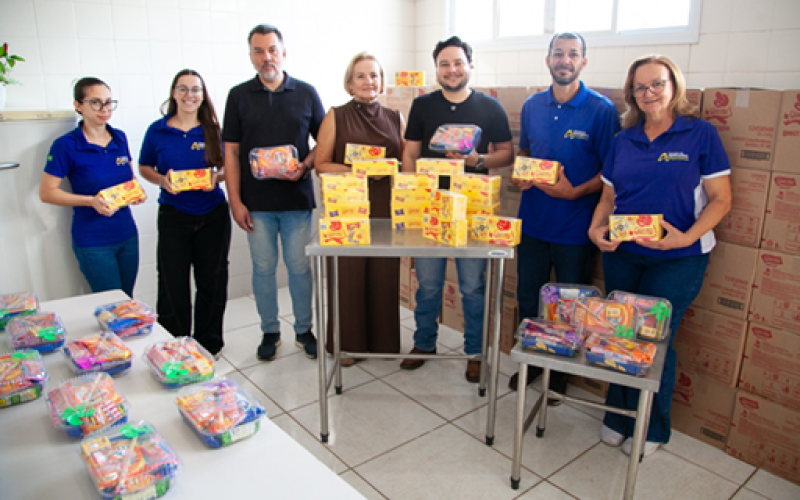 Prefeitura de Andradina realiza entrega de Kits de Páscoa para alunos da rede municipal