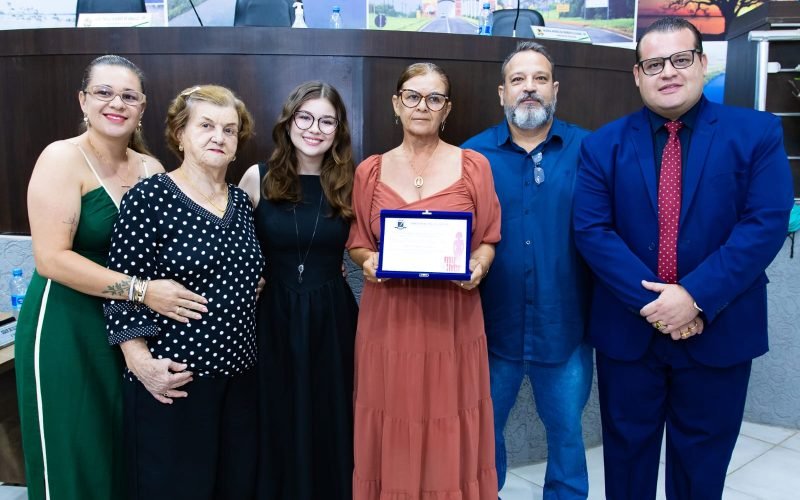 Bióloga de Andradina é homenageada na Câmara Municipal de Castilho