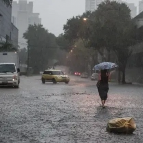 1º Ciclone extratropical de 2026 traz chuva forte e ventania 