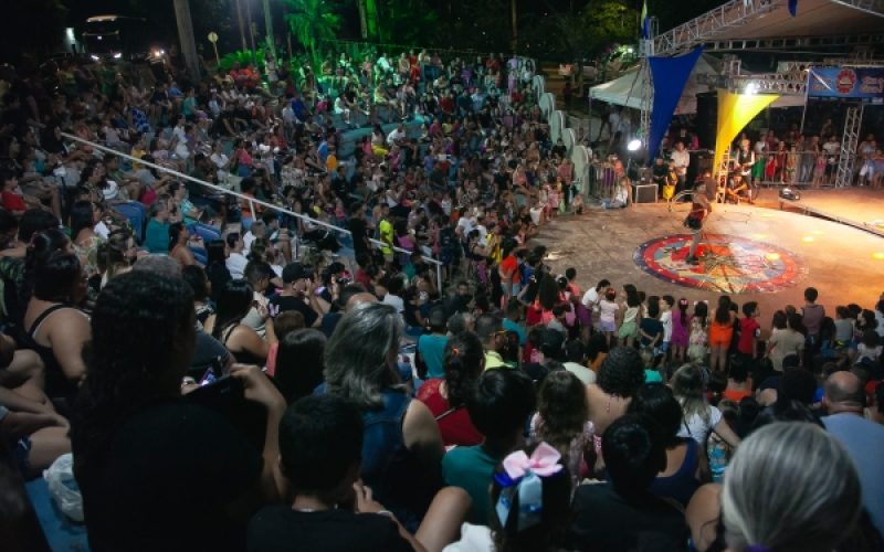 Centro Cultural lotado para o 2º Andradina Circus