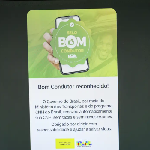 Renovação automática de CNH beneficia 300 mil na primeira semana
