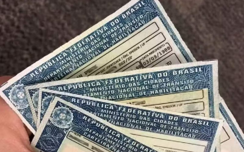 Ministro diz que governo vai oferecer cursos gratuitos para tirar CNH; mudanças devem começar a valer ainda este ano