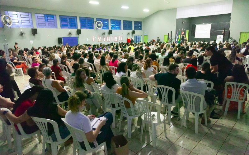 Conferência reúne 368 participantes para debater os próximos dez anos da Educação