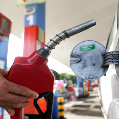 Preço dos combustíveis dispara no Brasil, e Cade investiga