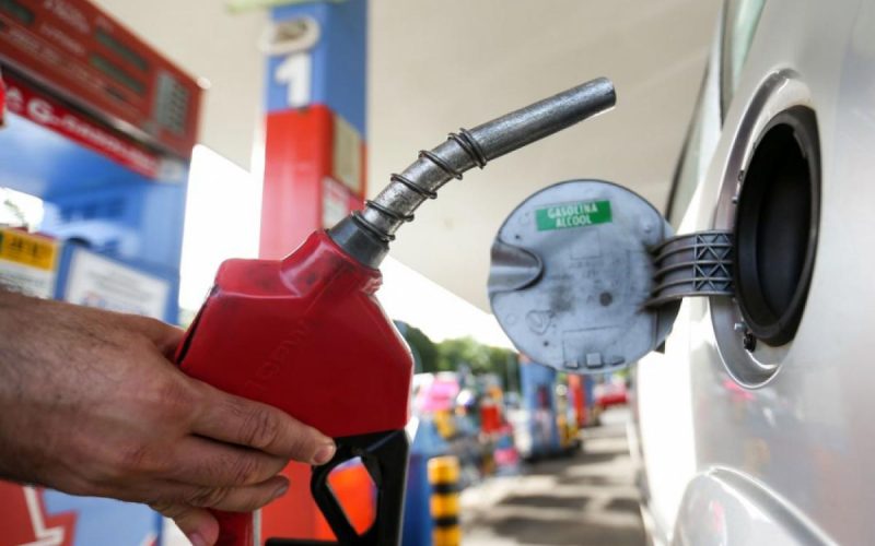 Preço dos combustíveis dispara no Brasil, e Cade investiga