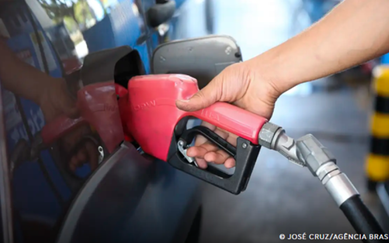 Governo reúne mais de 100 Procons para fiscalizar combustíveis