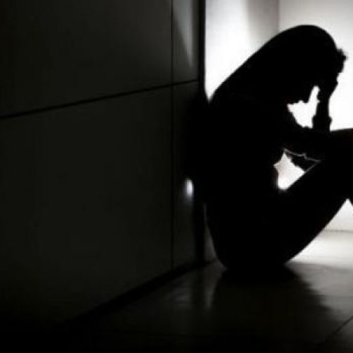 Encontro termina em agressão e expõe riscos de relações online