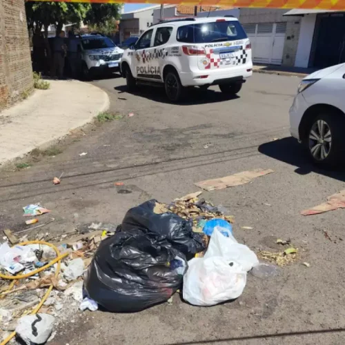 Mãe acusada de jogar recém-nascido no lixo é presa pela PM