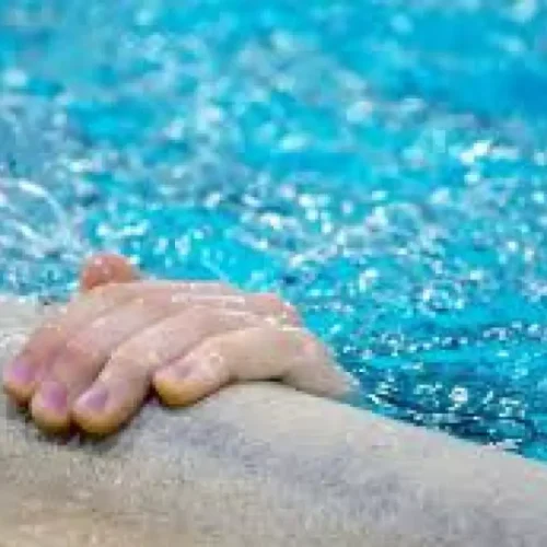 Criança de 3 anos morre afogada em piscina de chácara