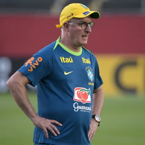Brasil x Uruguai: onde assistir ao vivo, horário e escalações do jogo das Eliminatórias