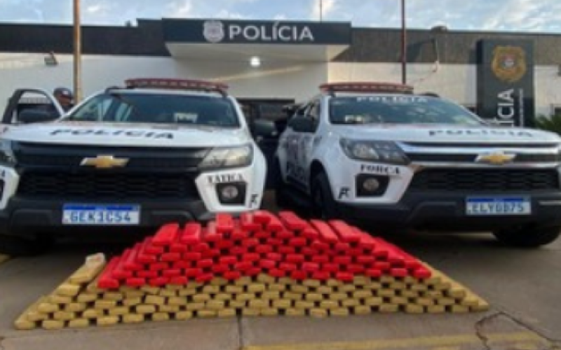 Polícia Militar detém três pessoas com 164 tijolos de maconha em Castilho