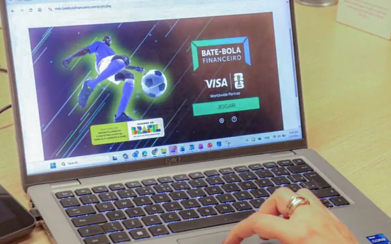 Ferramenta promove educação financeira a famílias no CadÚnico