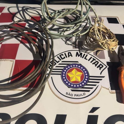 Homem é preso por furto de fios de cobre