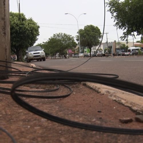 Fios soltos de internet causam acidentes graves e deixam vítimas com sequelas em Três Lagoas