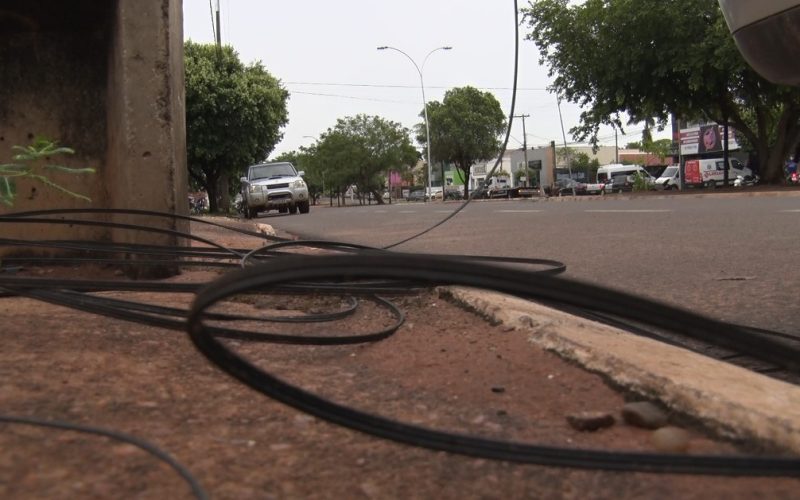 Fios soltos de internet causam acidentes graves e deixam vítimas com sequelas em Três Lagoas