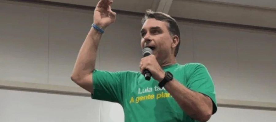 Flávio Bolsonaro diz que Lula trata produtores como bandidos