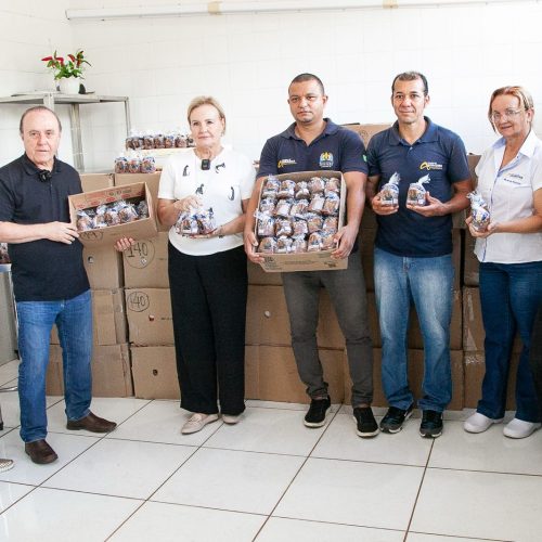 Alunos da Rede Municipal recebem chocotones neste Natal