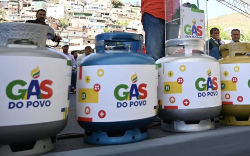Gás do Povo começa a recarga gratuita de botijão até o fim de novembro; veja quem tem direito