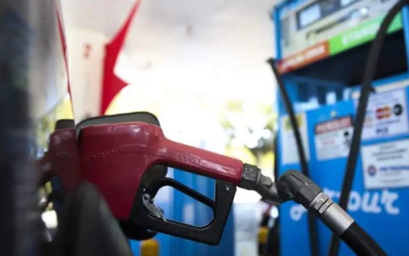 Gasolina vai cair de preço a partir desta terça-feira (27) em todo o Brasil