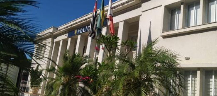 Idoso perde mais de R$ 27 mil após cartão ficar retido em caixa