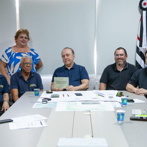 Servidor mais antigo do município de Andradina é homenageado pelo prefeito Mario Celso