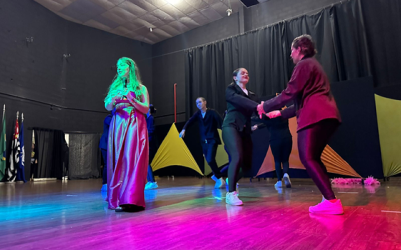 Projeto Verão 2026 começa nesta sexta-feira com show na Casa da Cultura
