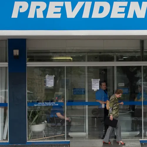 INSS retoma atendimento presencial em agências do país