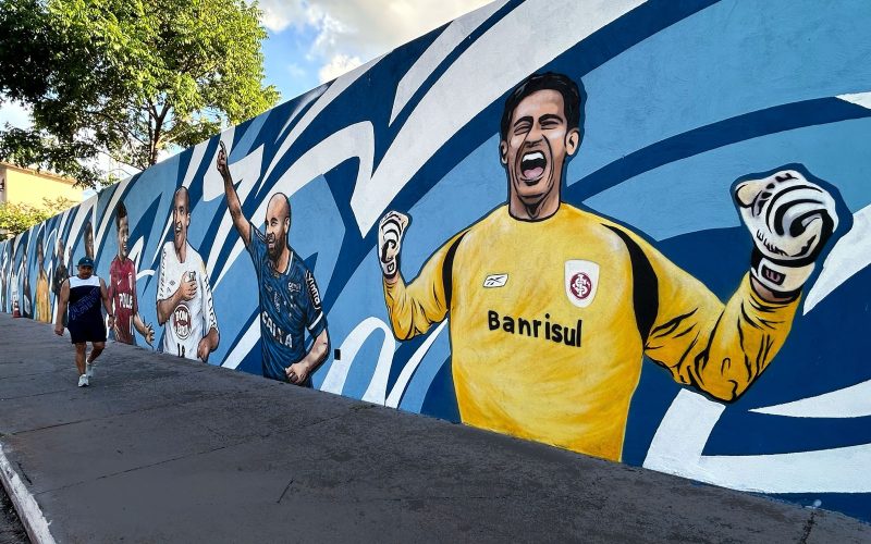 “Mural de Craques” vira atração na Avenida Bandeirantes