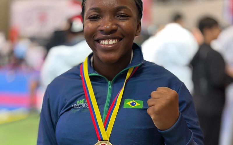 Karateka andradinense Anna Beatriz é campeã Pan-Americana por equipe