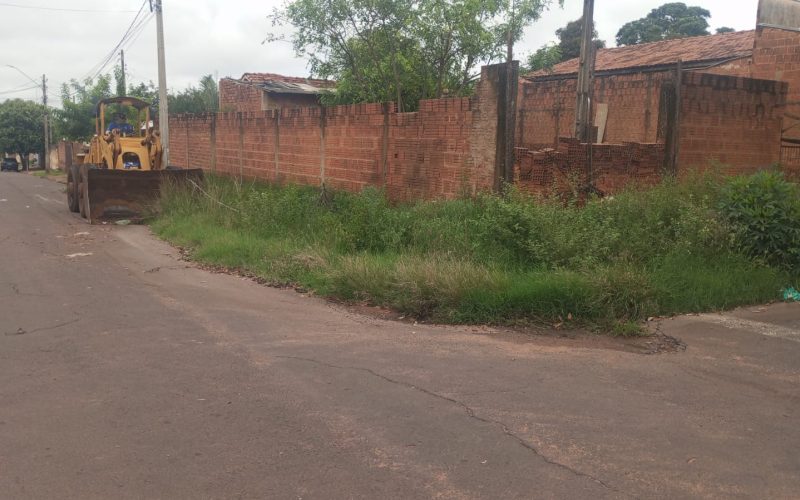 Prefeitura faz limpeza contra entupimento de galerias