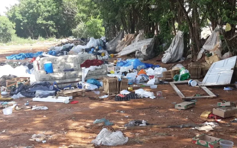 Para evitar aumento de casos de Dengue prefeitura de Andradina alerta sobre descarte irregular de lixo