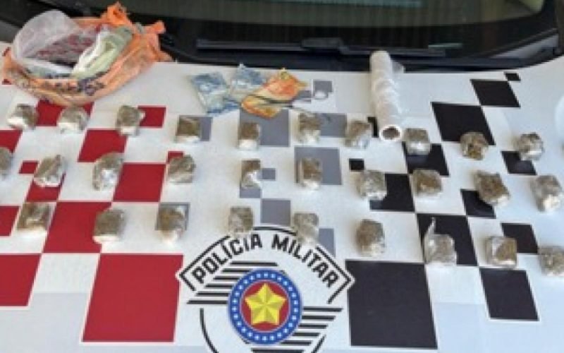 Homem é preso após ser flagrado com mais de 800 gramas de maconha