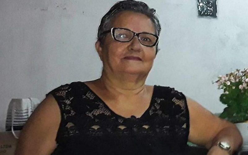 Homem é condenado a 25 anos por matar a mãe a marteladas