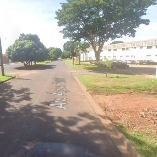 Mulher morre a bater de moto em ônibus