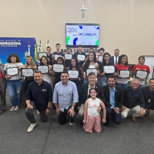 Parlamento Jovem de Andradina diploma e empossa sua primeira turma