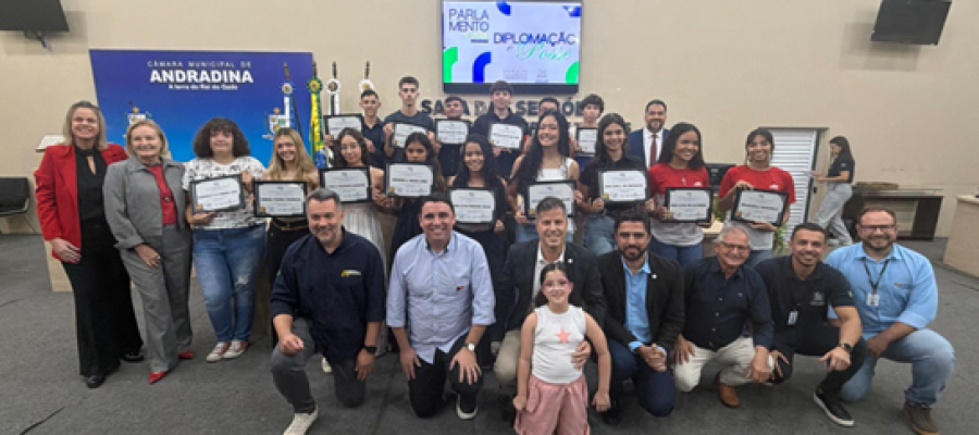 Parlamento Jovem de Andradina diploma e empossa sua primeira turma