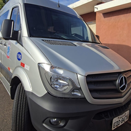 Secretaria de Saúde passa a contar com nova van equipada com sistema de acessibilidade