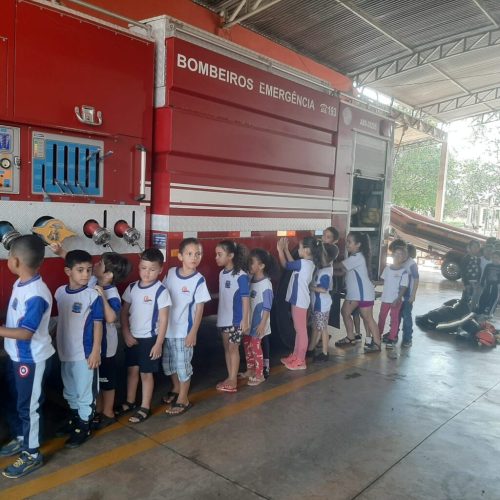 Alunos da EMEI Marquês de Rabicó de pereira Barreto visitam Corpo de Bombeiros e realizam “Piquenique com os Heróis”