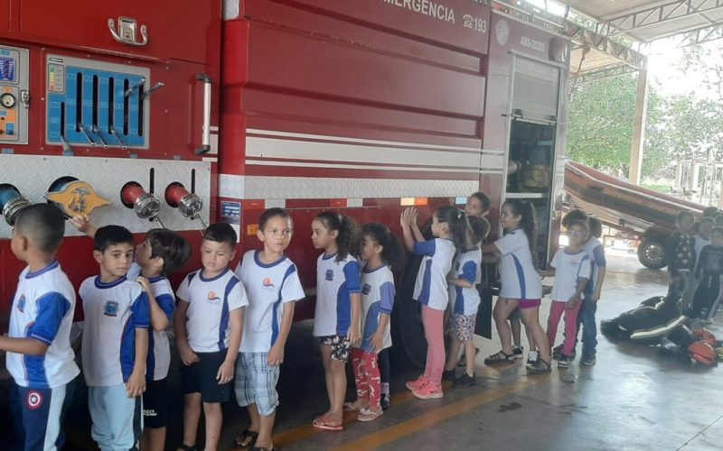 Alunos da EMEI Marquês de Rabicó de pereira Barreto visitam Corpo de Bombeiros e realizam “Piquenique com os Heróis”
