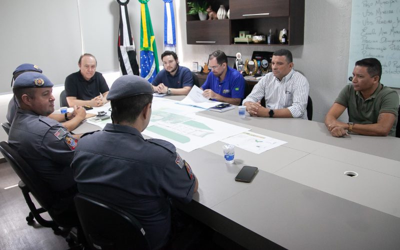 Novo comando do 28º BPMI visita Gabinete do Povo