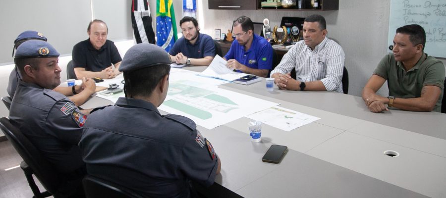Novo comando do 28º BPMI visita Gabinete do Povo